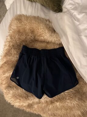 lululemon athletica Navy hotty hot shorts